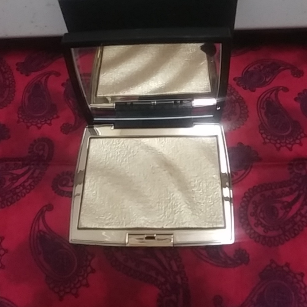 Anastasisa Highlighter Enlumineur
